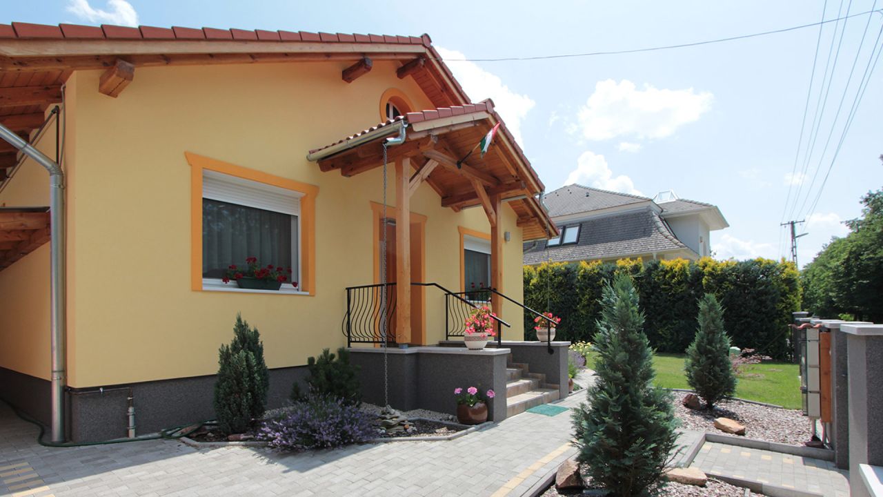 (AA) Modern bungalow surrounded by a well-kept garden – Héviz, photo 4 of 14