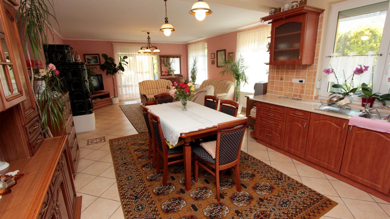 (AA) Modern bungalow surrounded by a well-kept garden – Héviz, photo 11 of 14