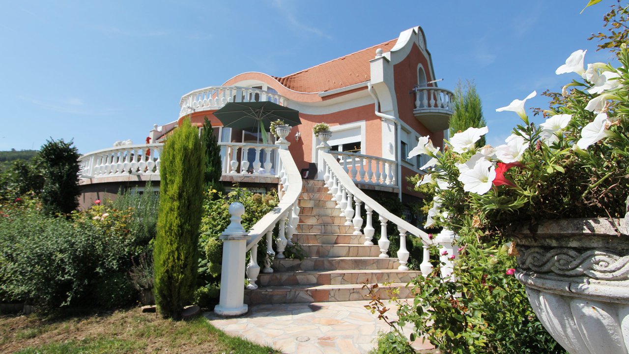 (AAA) hangulatos villa, kilátással a Balatonra és a golfpályára – bei Hévíz, 1/47. kép