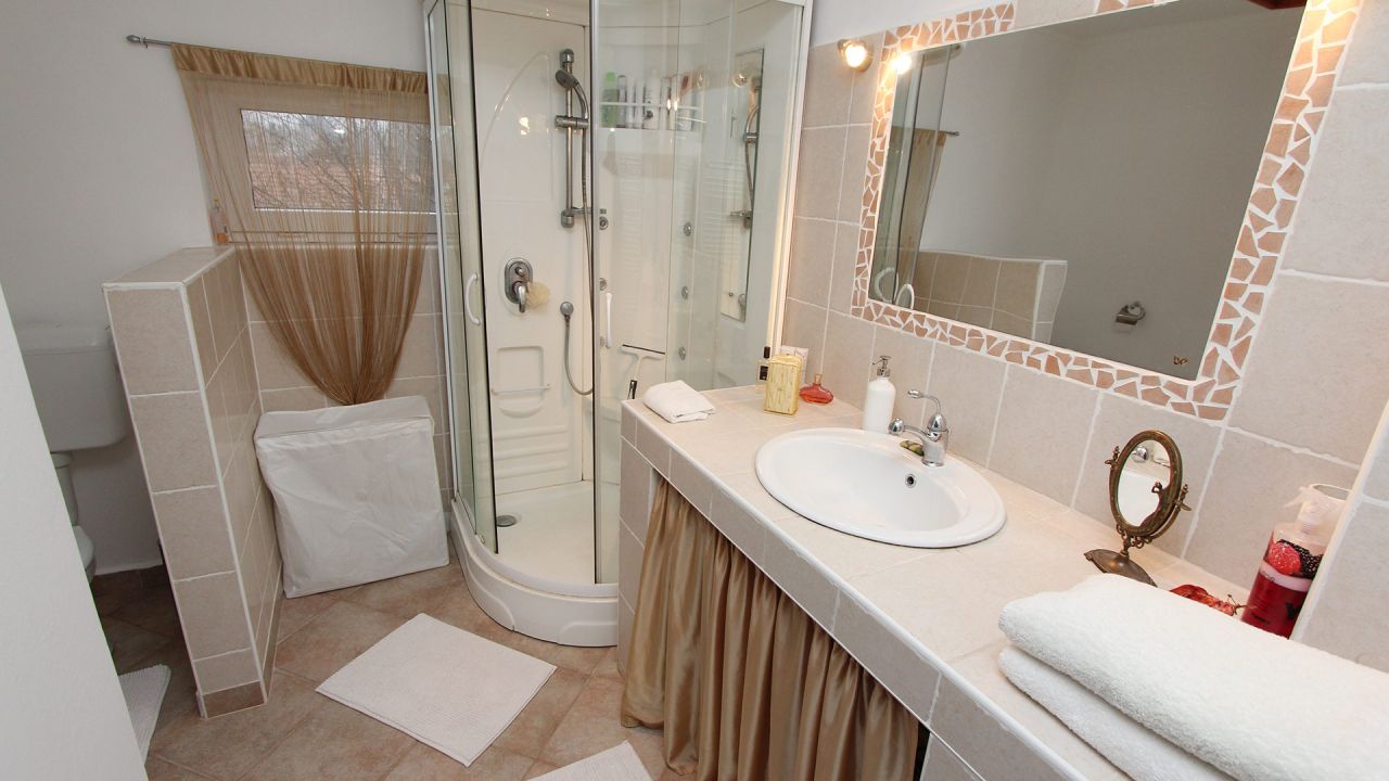 (AA) Large property with apartment, business premises and restaurant – Héviz, photo 10 of 19