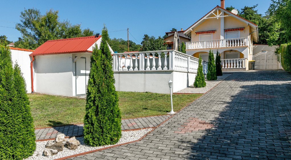 Családi ház panorámás kilátással a balatoni tóra – Vonyarcvashegy, 10/48. kép