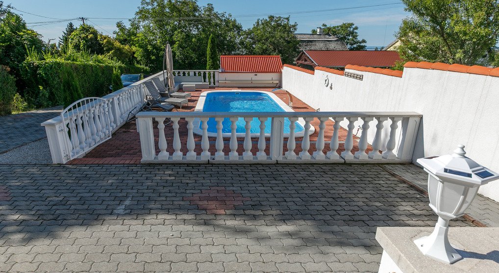 Családi ház panorámás kilátással a balatoni tóra – Vonyarcvashegy, 15/48. kép
