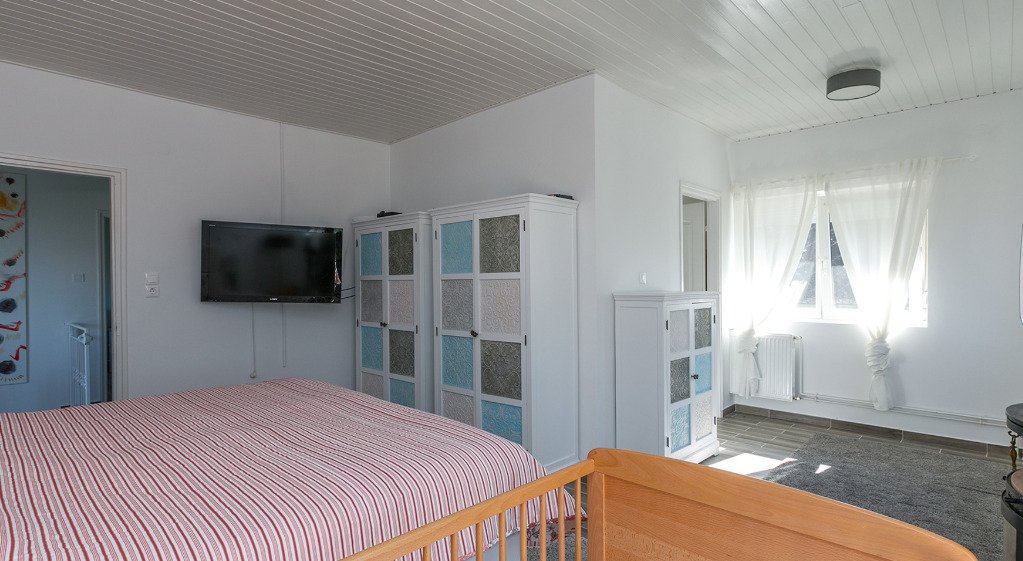 Családi ház panorámás kilátással a balatoni tóra – Vonyarcvashegy, 24/48. kép