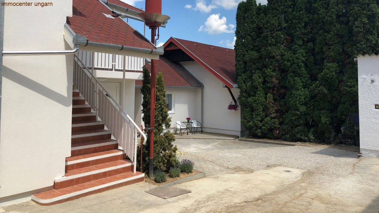 Renoviertes Mehrfamilienhaus mit 7 Wohneinheiten in Héviz – Hévíz, Bild 9 von 28