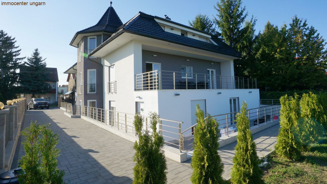 (AA) Stilvolles Apartmenthaus in Héviz, Bild 1 von 22