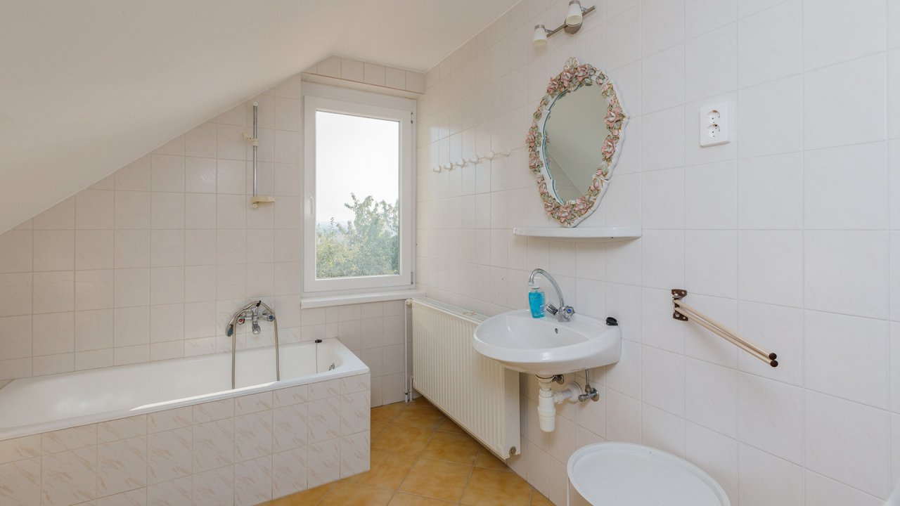 (AAB) Familienhaus mit großem Grundstück in guter Lage bei Héviz (BAC), Bild 37 von 44