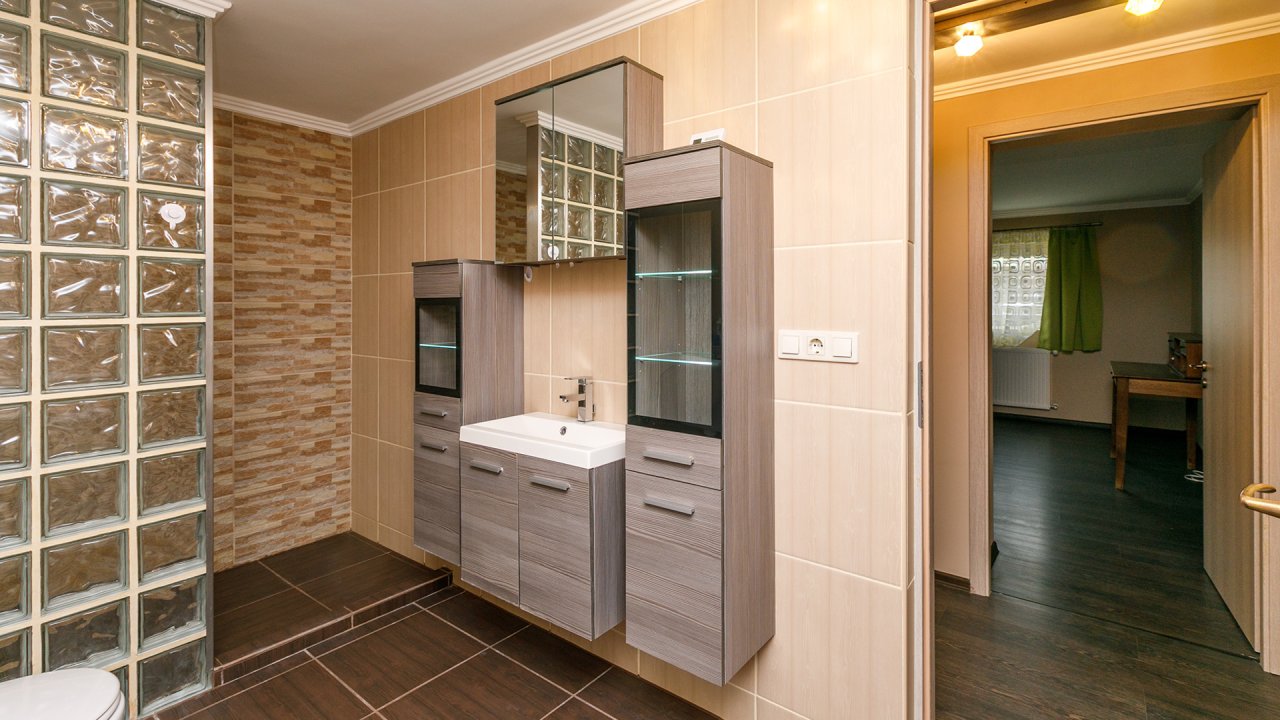 (AAA) Einfamilienhaus mit Pool in ruhiger Straße von Héviz – Hévíz, Bild 29 von 33