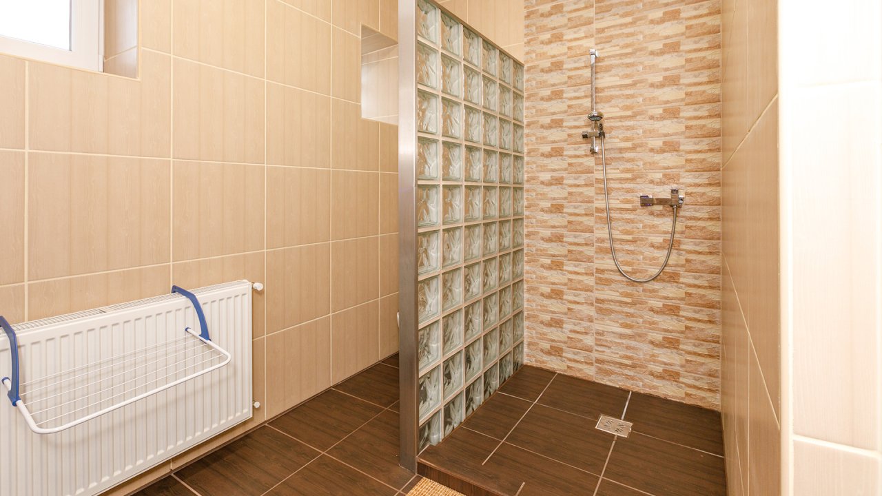 (AAA) Einfamilienhaus mit Pool in ruhiger Straße von Héviz – Hévíz, Bild 31 von 33