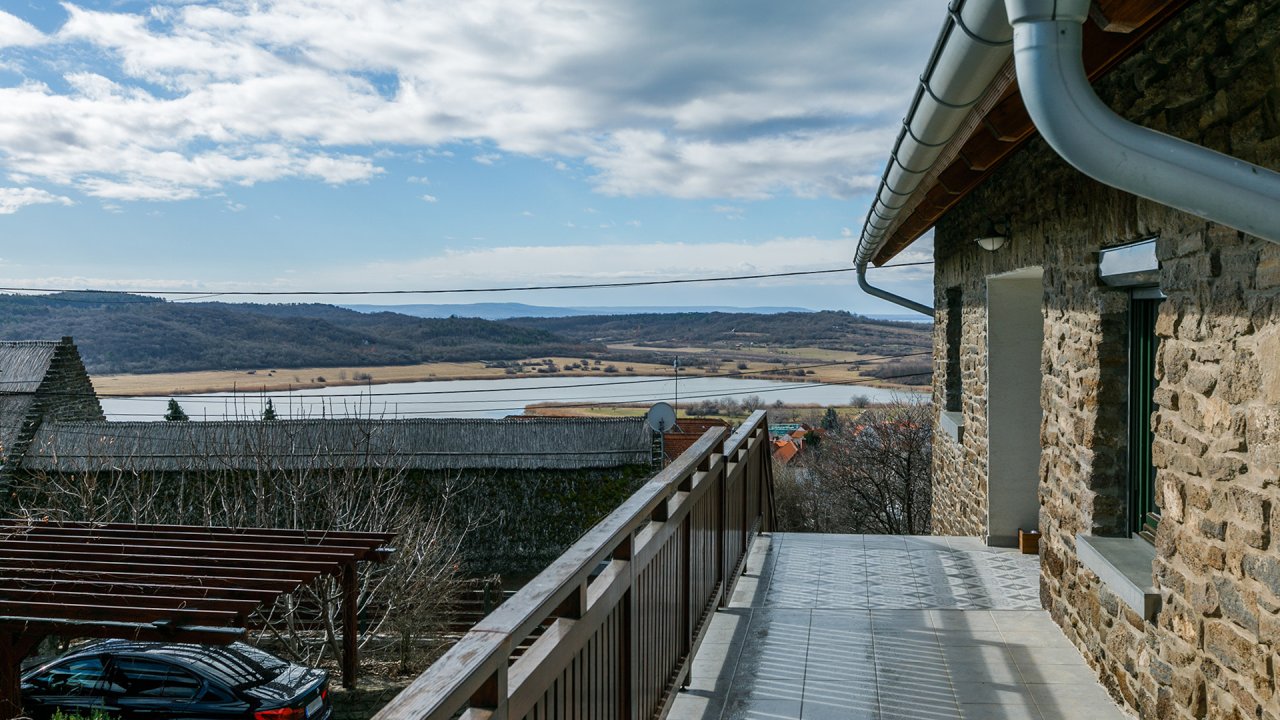 AAA: Wunderschönes Einfamilienhaus mit Panoramablick auf den Plattensee – Tihany, Bild 3 von 67