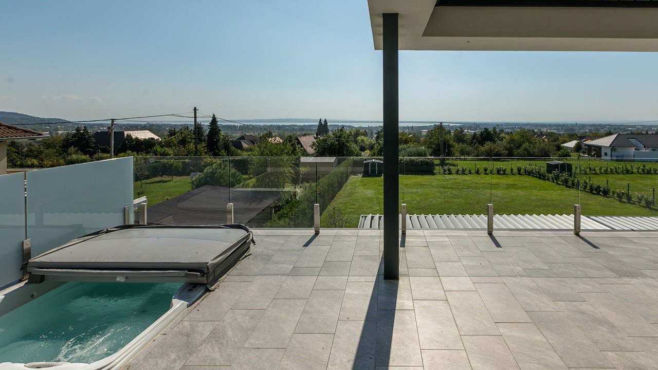 Kivételes új, tóra néző villa a Balaton északi partján – Cserszegtomaj, 41/49. kép
