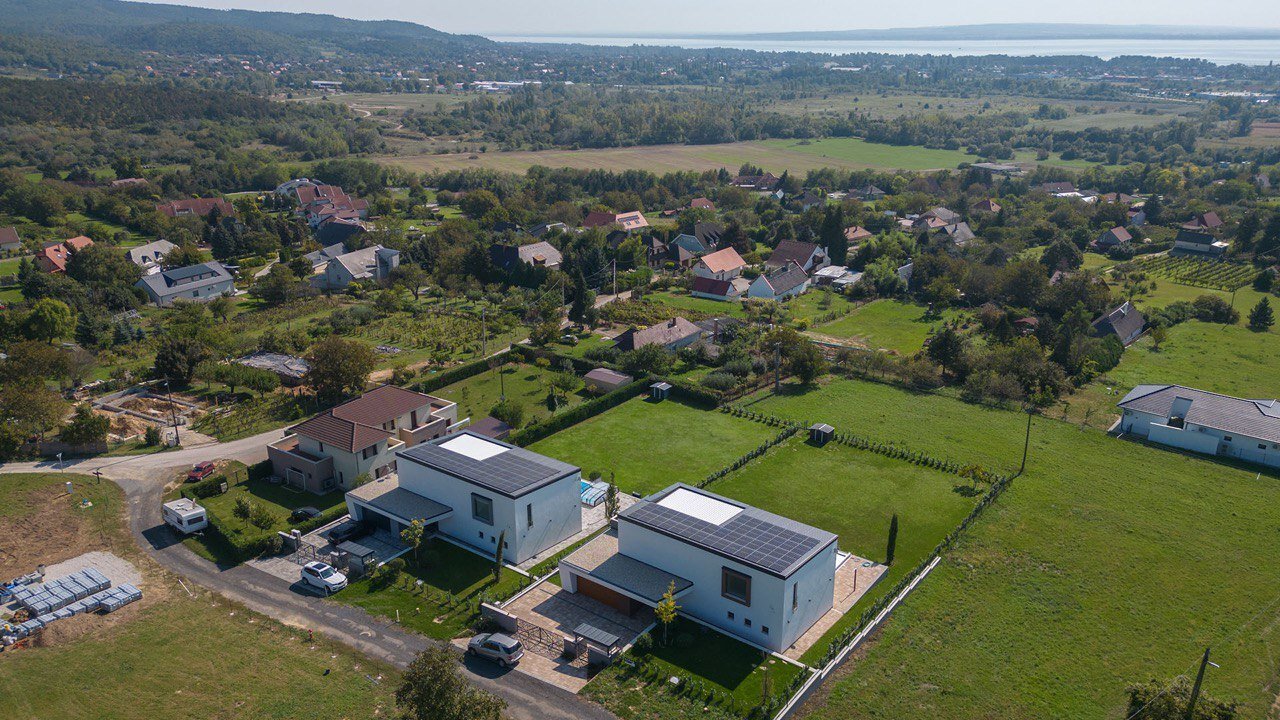 Kivételes új, tóra néző villa a Balaton északi partján – Cserszegtomaj, 47/49. kép