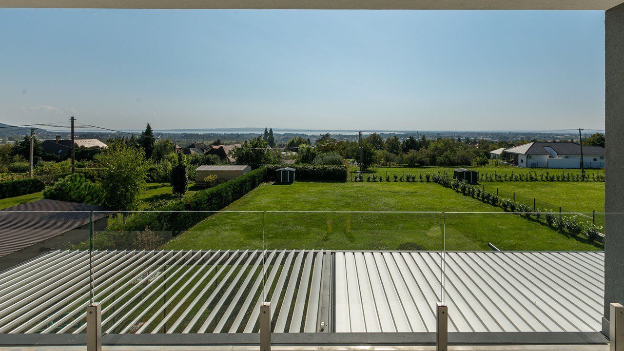 Kivételes új, tóra néző villa a Balaton északi partján – Cserszegtomaj, 49/49. kép