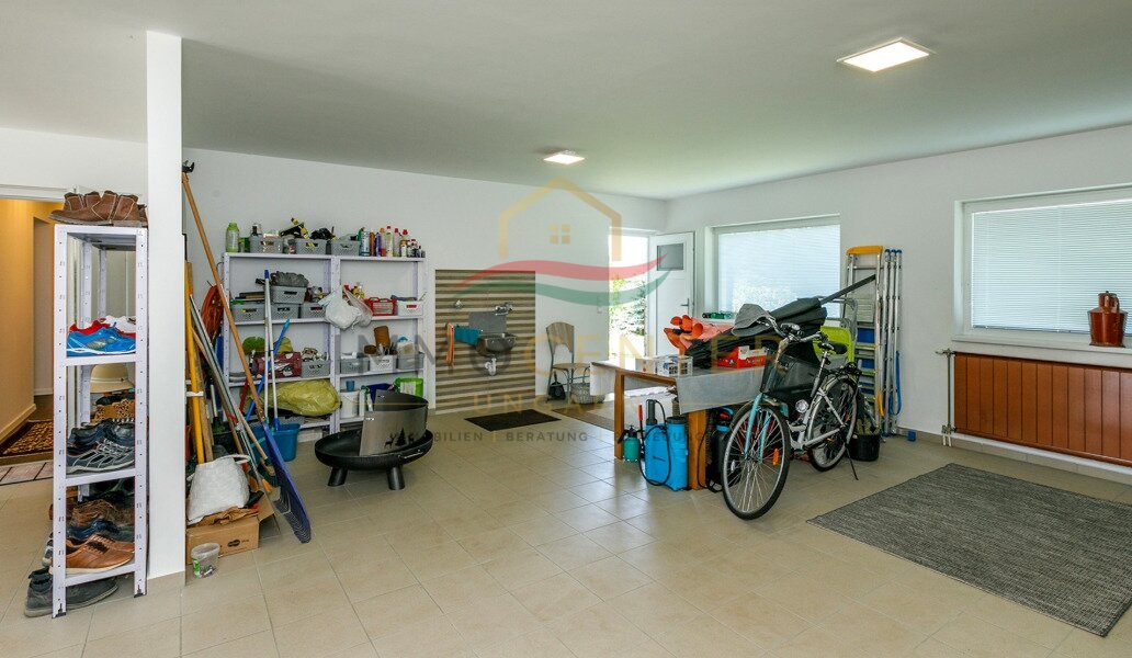(AAA) Exklusives Einfamilienhaus - Wo Natur und exklusiver Wohnkomfort aufeinandertreffen – Gyenesdiás, Bild 40 von 41