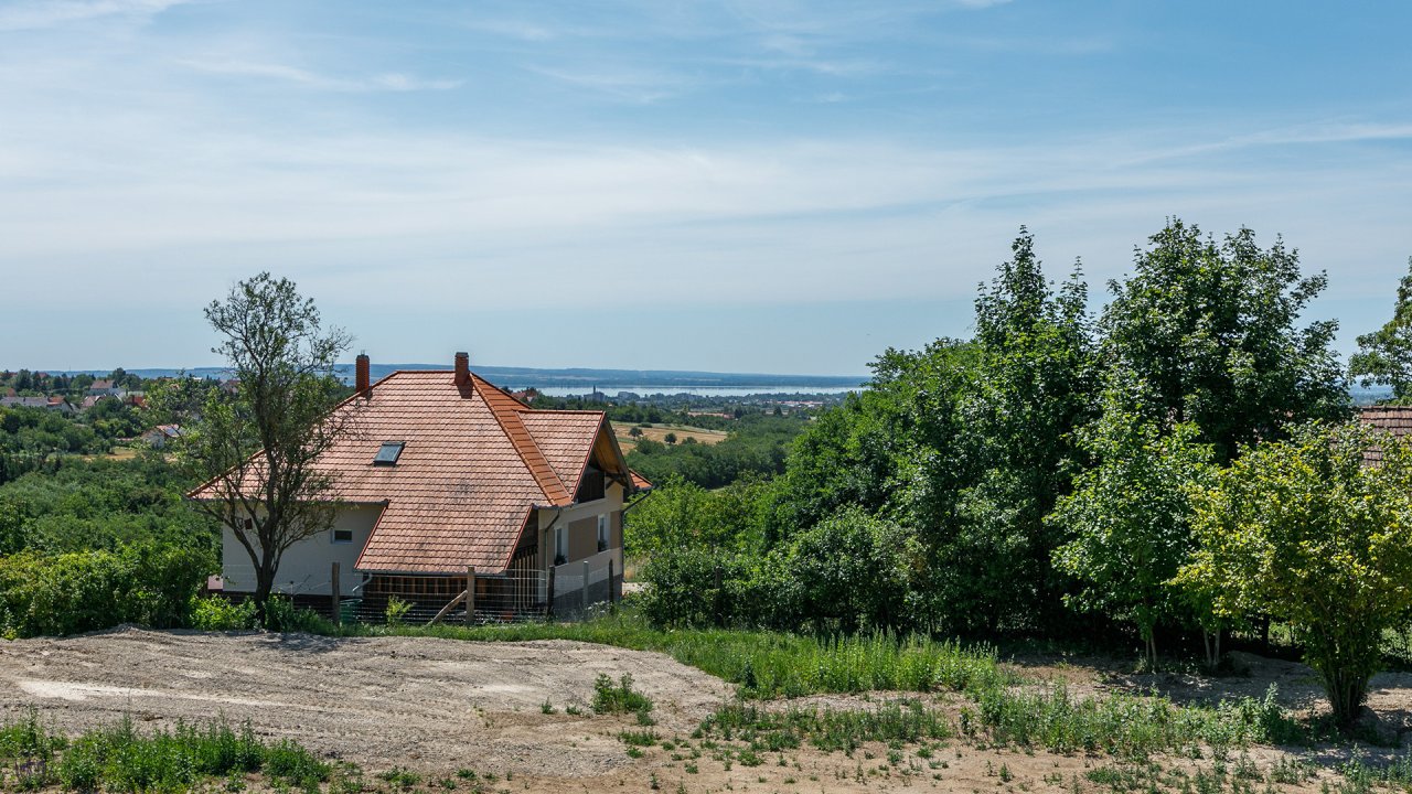 (AAA) ruime woning met uitzicht op het Balatonmeer – Cserszegtomaj, foto 41 van 52