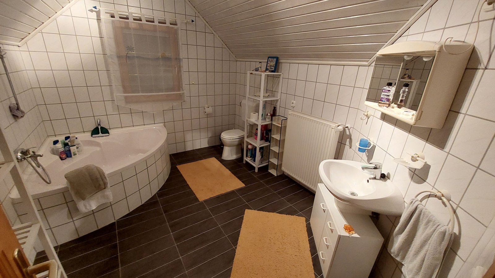 (AAA) Spacious family home near the lake and yet quietly located – Balatonberény, photo 22 of 24