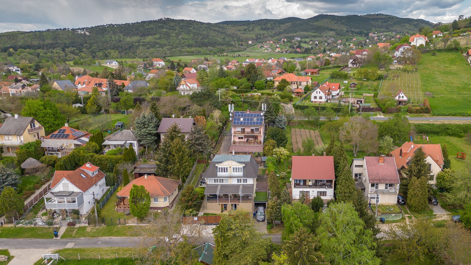(AAA) Groot herenhuis met Balaton-panorama en zakelijke mogelijkheden – Balatongyörök, foto 6 van 54