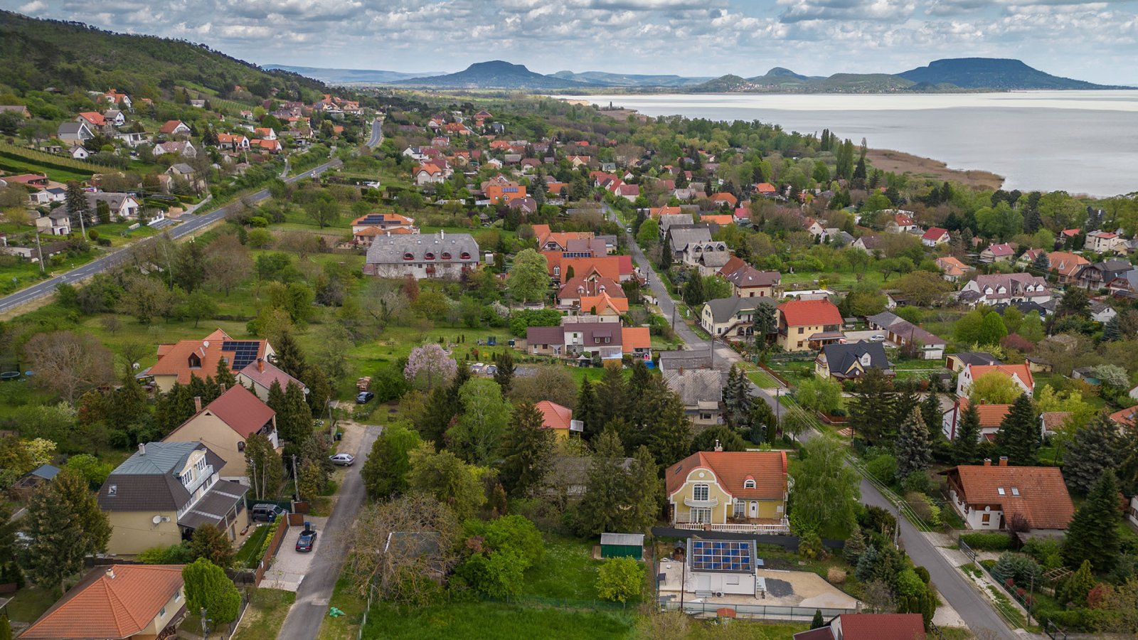 (AAA) Groot herenhuis met Balaton-panorama en zakelijke mogelijkheden – Balatongyörök, foto 9 van 54