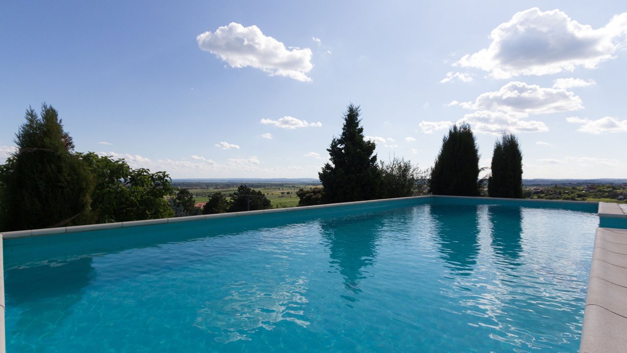 (AAAB) Luxurious property with a panoramic view of Lake Balaton and a large pool – bei Gyenesdiás, photo 2 of 45