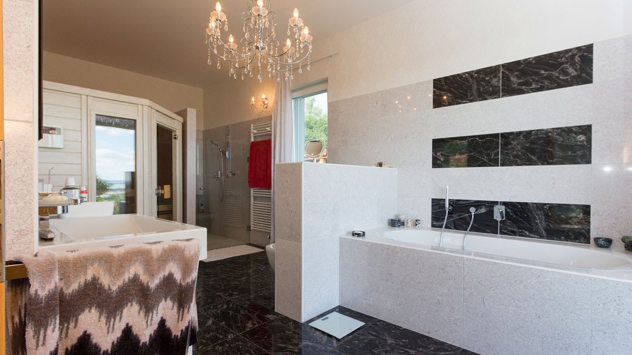 (AAAB) Luxurious property with a panoramic view of Lake Balaton and a large pool – bei Gyenesdiás, photo 35 of 45