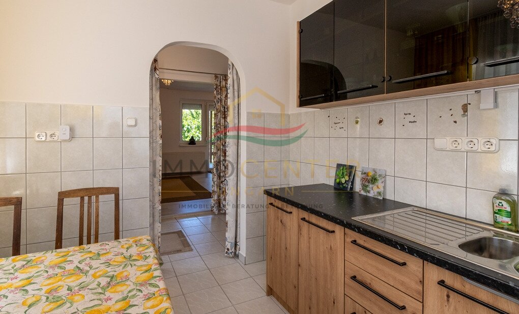 (AAA) Hervorragende Gelegenheit- Einfamilienhaus in Seenähe auf einem wunderschön angelegten Grundstück – Gyenesdiás, Bild 14 von 31