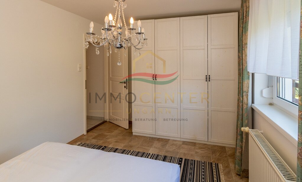 (AAA) Hervorragende Gelegenheit- Einfamilienhaus in Seenähe auf einem wunderschön angelegten Grundstück – Gyenesdiás, Bild 21 von 31