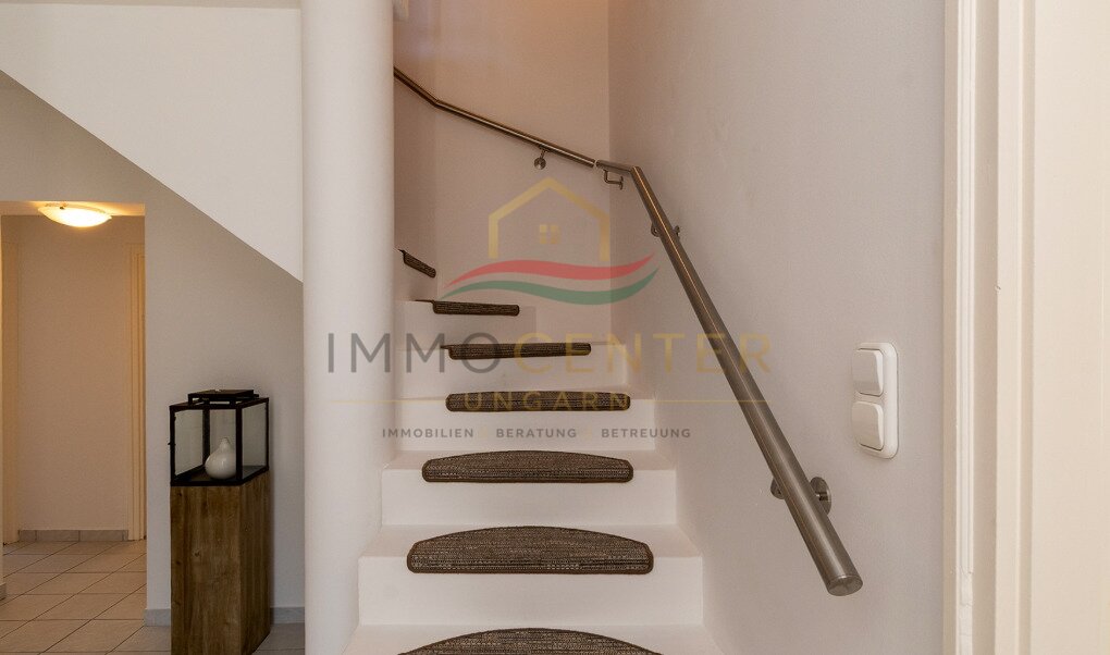 (AAA) Hervorragende Gelegenheit- Einfamilienhaus in Seenähe auf einem wunderschön angelegten Grundstück – Gyenesdiás, Bild 22 von 31