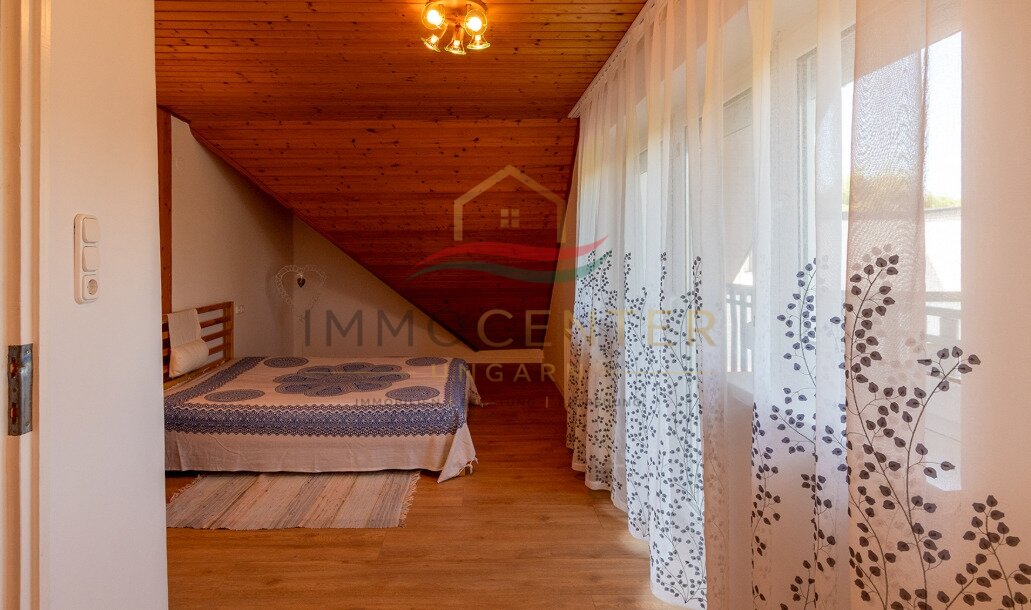 (AAA) Hervorragende Gelegenheit- Einfamilienhaus in Seenähe auf einem wunderschön angelegten Grundstück – Gyenesdiás, Bild 24 von 31