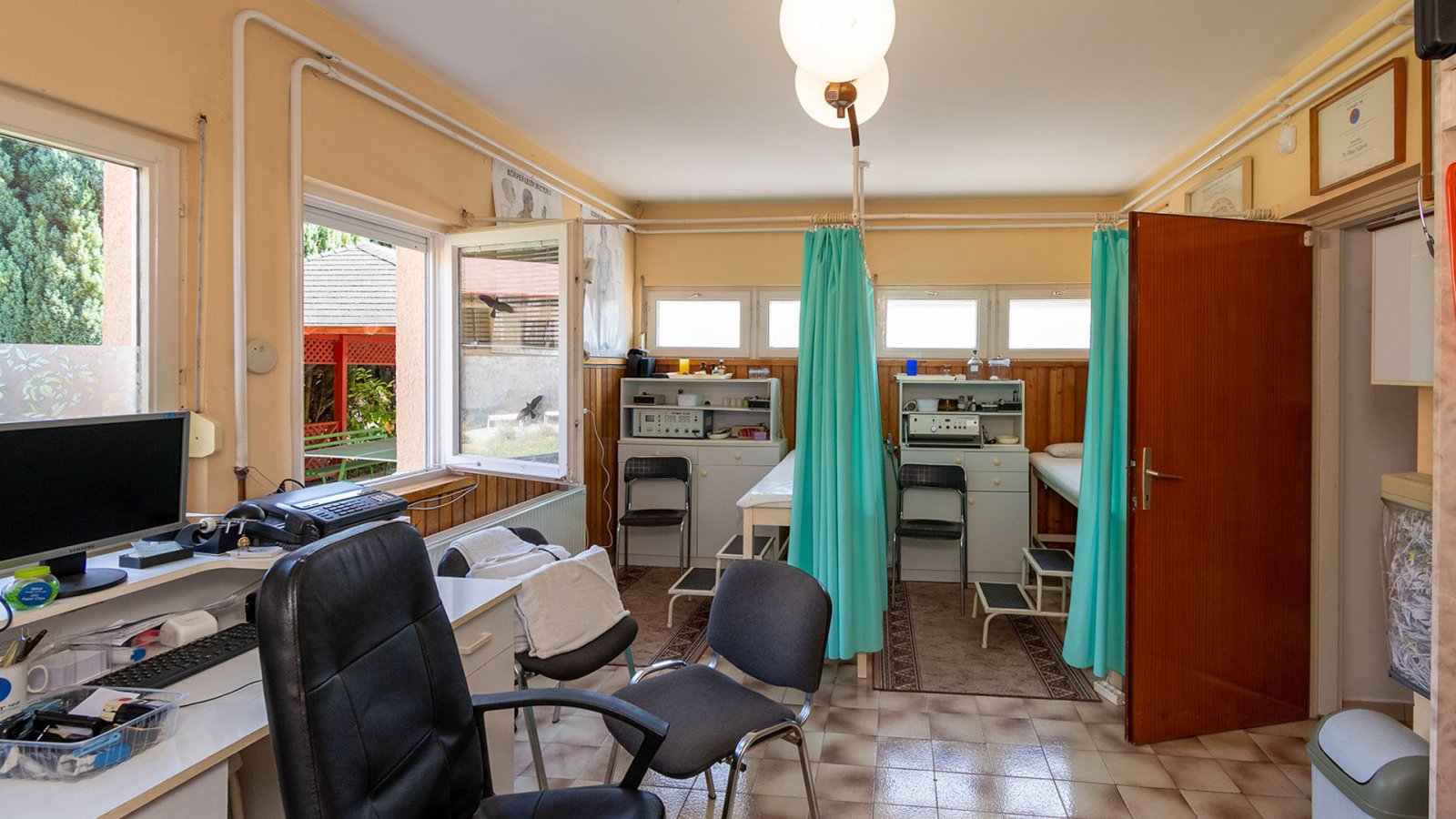 (AAAB) Gezinswoning met zwembad in Héviz geschikt voor zakelijk en privé gebruik, foto 3 van 48