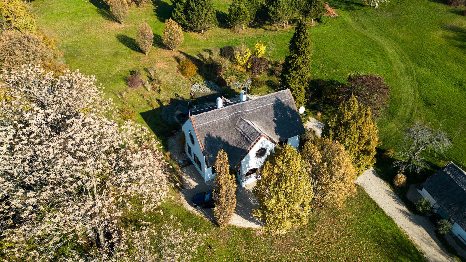 Außergewöhnliches, diskretes Anwesen im traditionellen Stil mit Panormablick und großem Grundstück am Nordufer des Balaton (AAA-33768) – bei Gyenesdiás, Bild 2 von 71