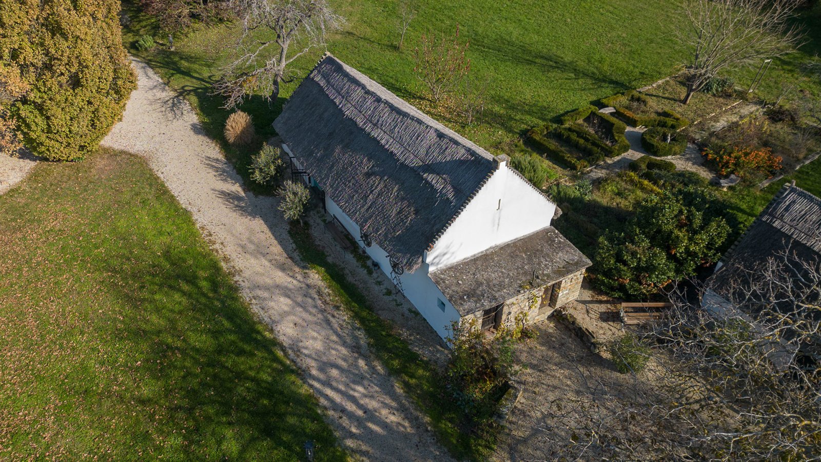 Außergewöhnliches, diskretes Anwesen im traditionellen Stil mit Panormablick und großem Grundstück am Nordufer des Balaton (AAA-33768) – bei Gyenesdiás, Bild 6 von 71