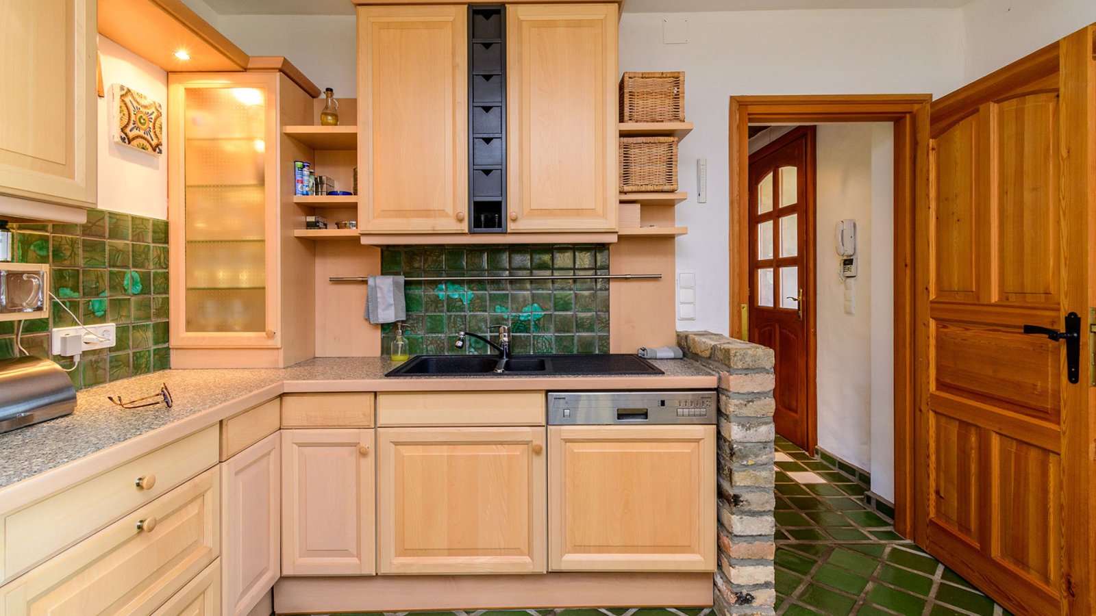 Außergewöhnliches, diskretes Anwesen im traditionellen Stil mit Panormablick und großem Grundstück am Nordufer des Balaton (AAA-33768) – bei Gyenesdiás, Bild 47 von 71