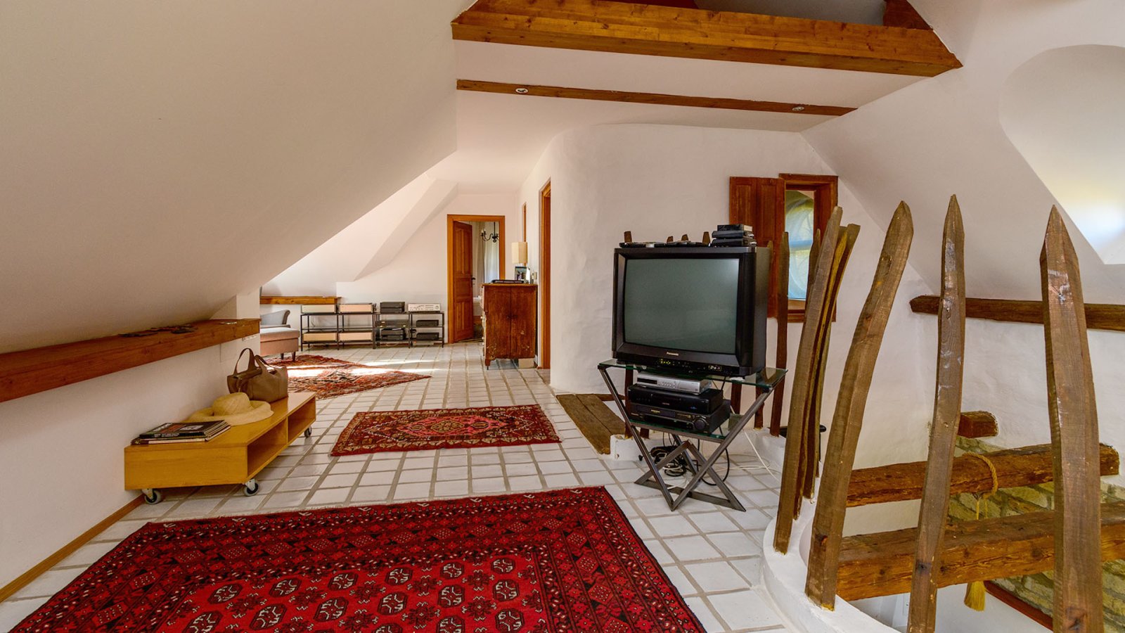 Außergewöhnliches, diskretes Anwesen im traditionellen Stil mit Panormablick und großem Grundstück am Nordufer des Balaton (AAA-33768) – bei Gyenesdiás, Bild 60 von 71