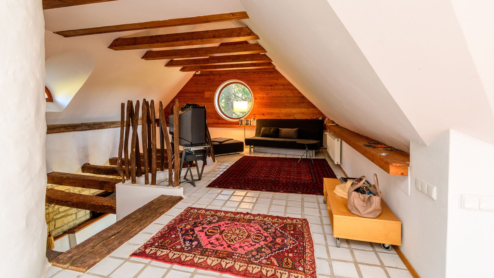 Außergewöhnliches, diskretes Anwesen im traditionellen Stil mit Panormablick und großem Grundstück am Nordufer des Balaton (AAA-33768) – bei Gyenesdiás, Bild 70 von 71
