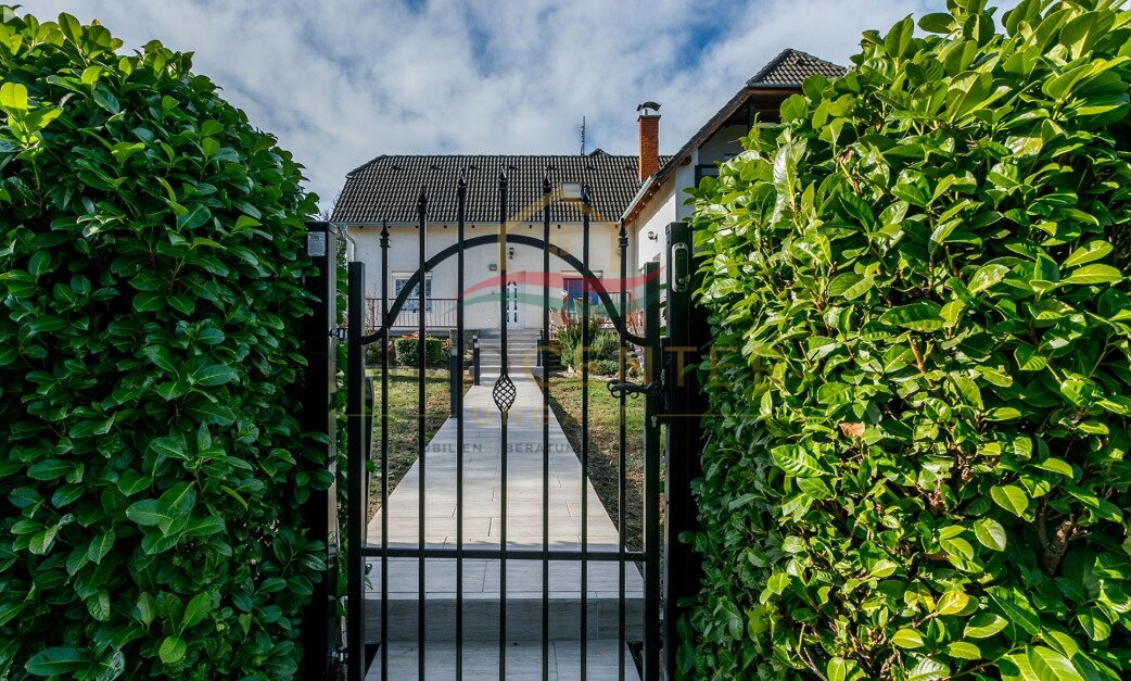 (AAA) Großes Panorama-Familienhaus in ruhiger Lage bei Héviz, Bild 1 von 47