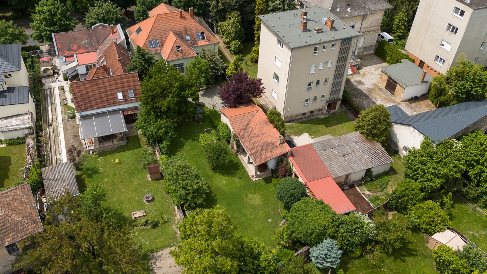 Imposing town villa in Keszthely on the northern shore of Lake Balaton, photo 7 of 70