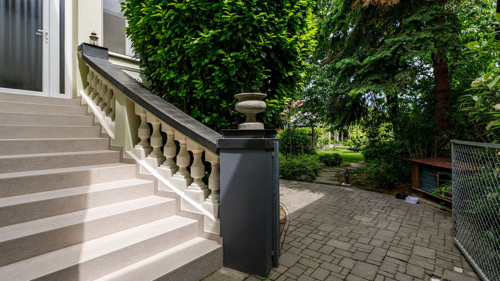 Imposing town villa in Keszthely on the northern shore of Lake Balaton, photo 14 of 70