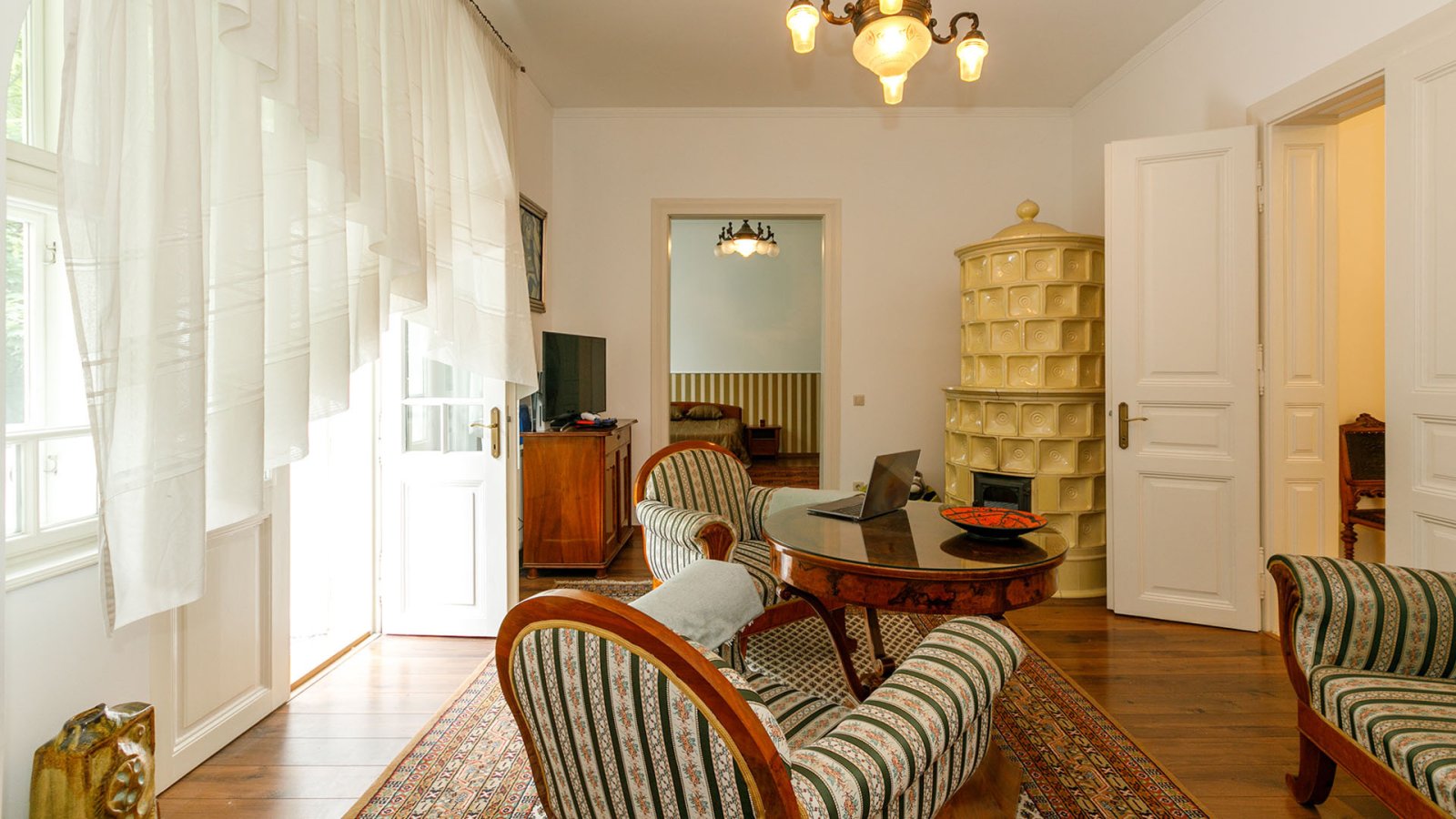 Imposing town villa in Keszthely on the northern shore of Lake Balaton, photo 36 of 70