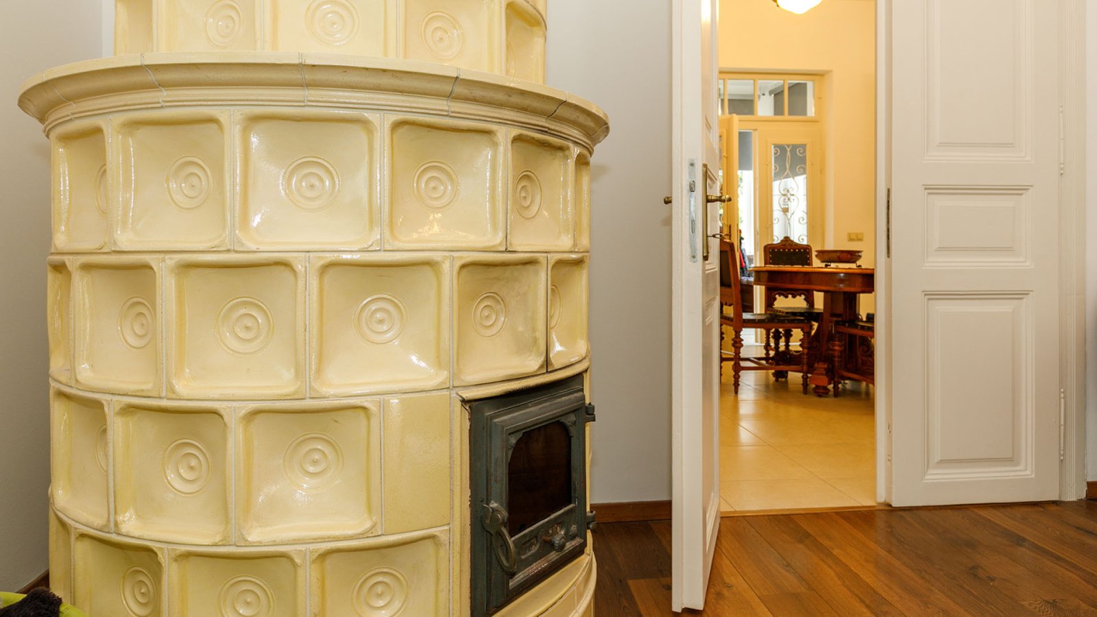 Imposing town villa in Keszthely on the northern shore of Lake Balaton, photo 47 of 70