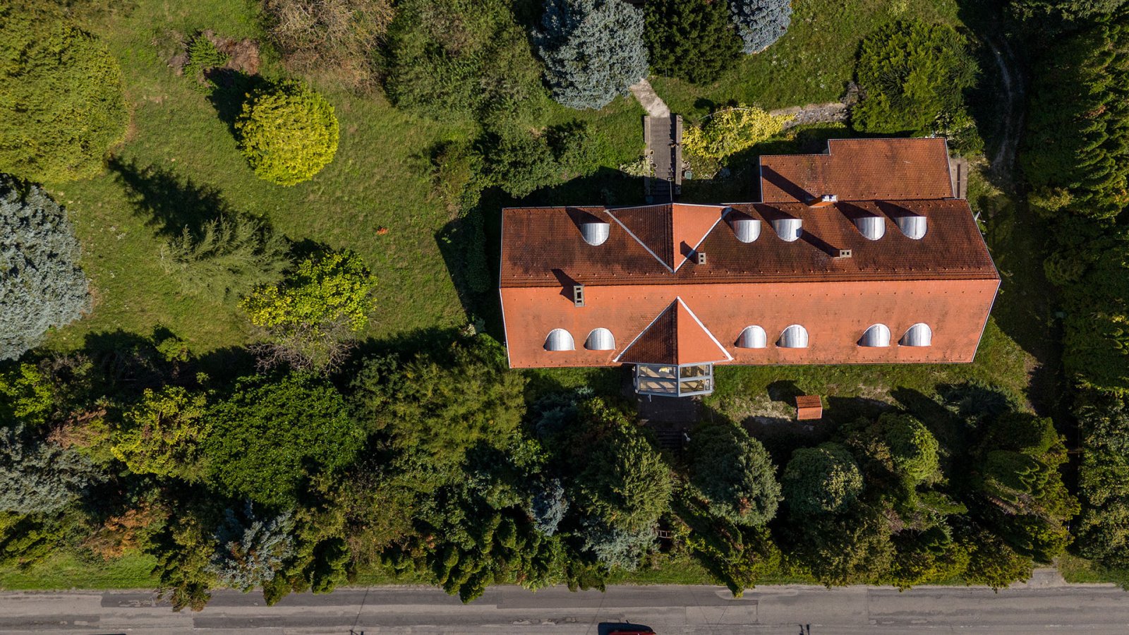 (AAA) Historisches Gebäude als Atelier, Seminarhaus oder großes Wohnhaus (AAA) – Szentgyörgyvár, Bild 2 von 91
