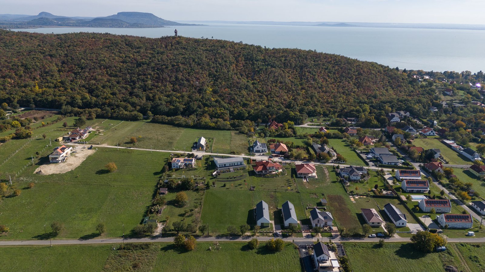 ( ) Modern családi ház a Balaton közelében – Balatongyörök, 7/28. kép