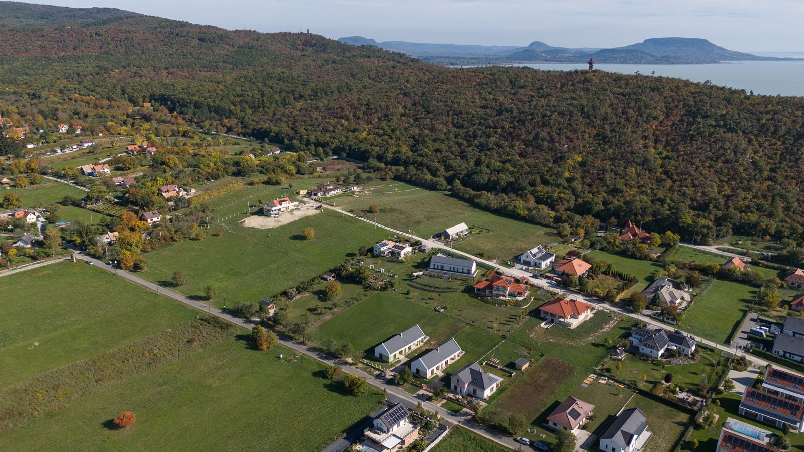 ( ) Modern családi ház a Balaton közelében – Balatongyörök, 26/28. kép