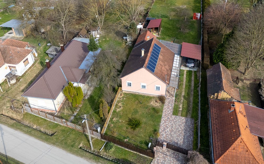 Energieeffizientes Wohnhaus mit Photovoltaikanlage und ausreichend Freiflächen, photo 3 of 32