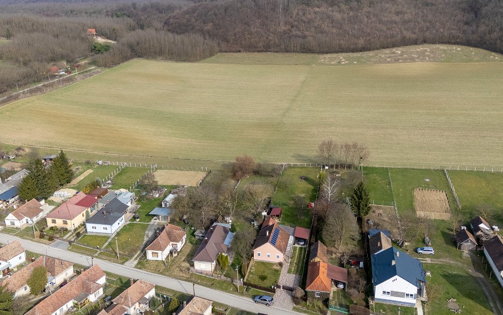 Idyllische Lage mit umfangreichen Freiflächen und landwirtschaftlichen Nutzungsmöglichkeiten, photo 5 of 32