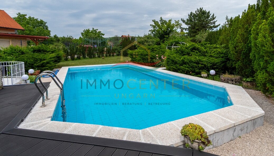 (AAA) Großzügiges Einfamilienhaus mit beeindruckendem Swimmingpool - Ideal als Familienwohnsitz oder Kapitalanlage – Gyenesdiás, Bild 5 von 33