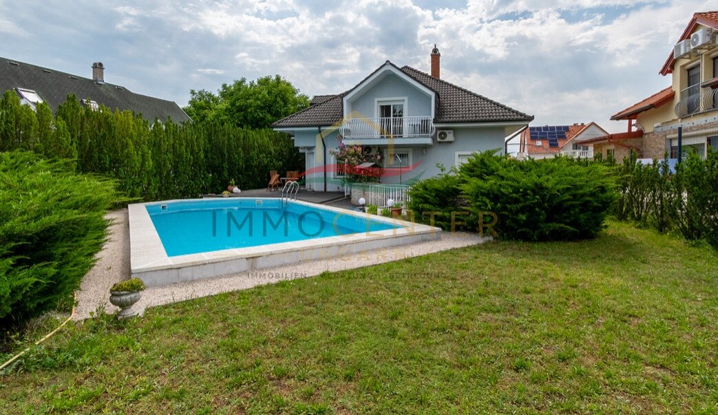 (AAA) Großzügiges Einfamilienhaus mit beeindruckendem Swimmingpool - Ideal als Familienwohnsitz oder Kapitalanlage – Gyenesdiás, Bild 6 von 33