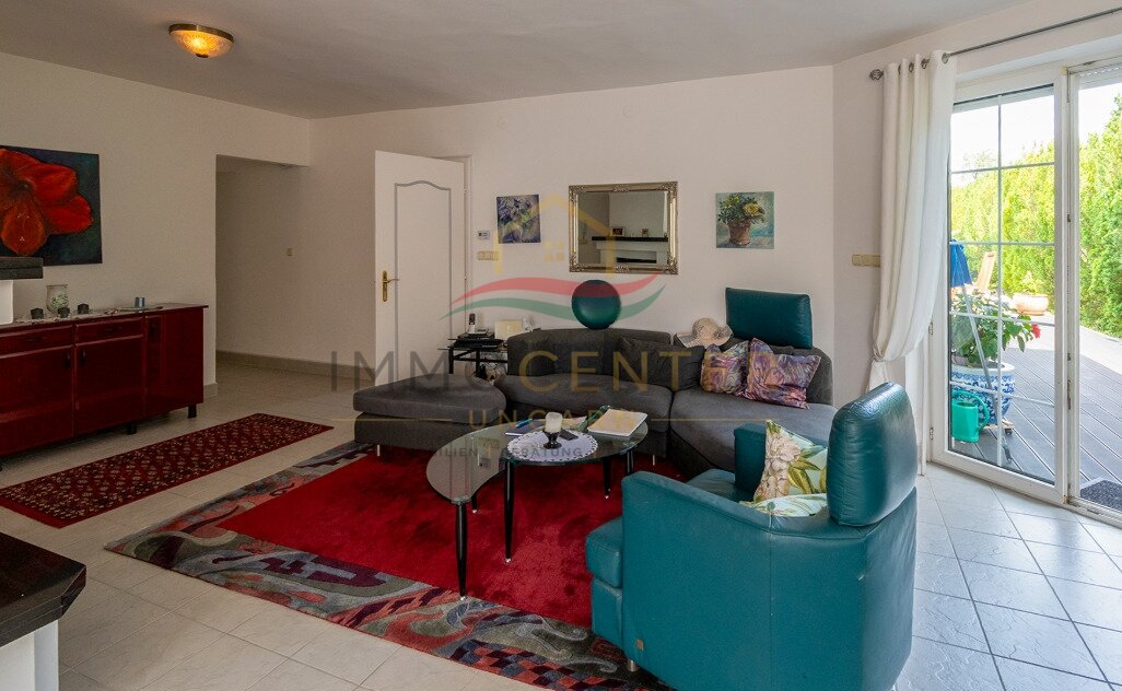 (AAA) Großzügiges Einfamilienhaus mit beeindruckendem Swimmingpool - Ideal als Familienwohnsitz oder Kapitalanlage – Gyenesdiás, Bild 8 von 33