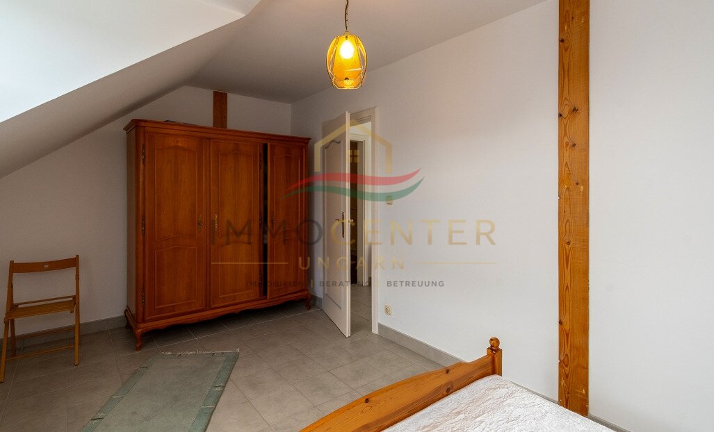 (AAA) Großzügiges Einfamilienhaus mit beeindruckendem Swimmingpool - Ideal als Familienwohnsitz oder Kapitalanlage – Gyenesdiás, Bild 22 von 33