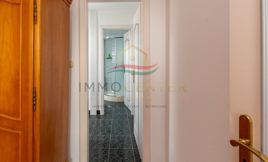 (AAA) Großzügiges Einfamilienhaus mit beeindruckendem Swimmingpool - Ideal als Familienwohnsitz oder Kapitalanlage – Gyenesdiás, Bild 32 von 33