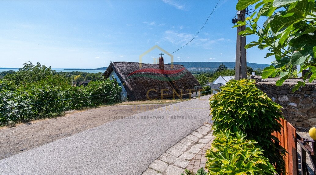 (AAA) Märchenhafter Panoramablick am Nordufer u. am Fuße der Burg Szigliget, Bild 8 von 30