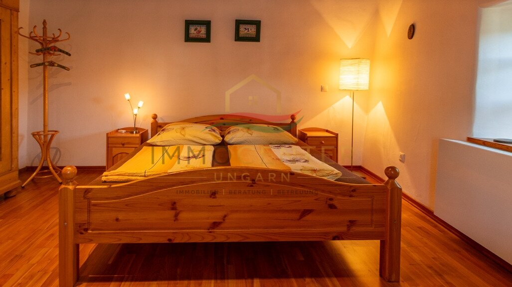 (AAA) Märchenhafter Panoramablick am Nordufer u. am Fuße der Burg Szigliget, Bild 21 von 30